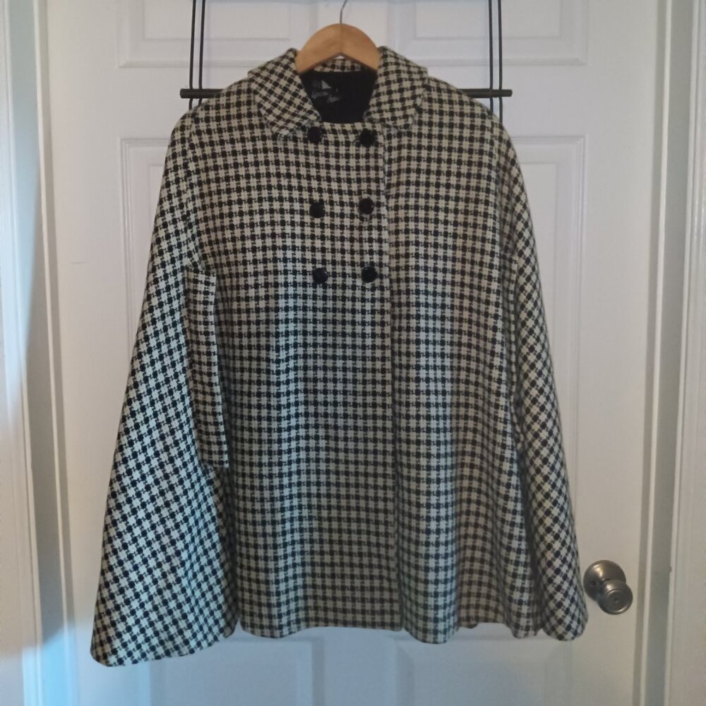 Specialty House Fashion Vintage Cape